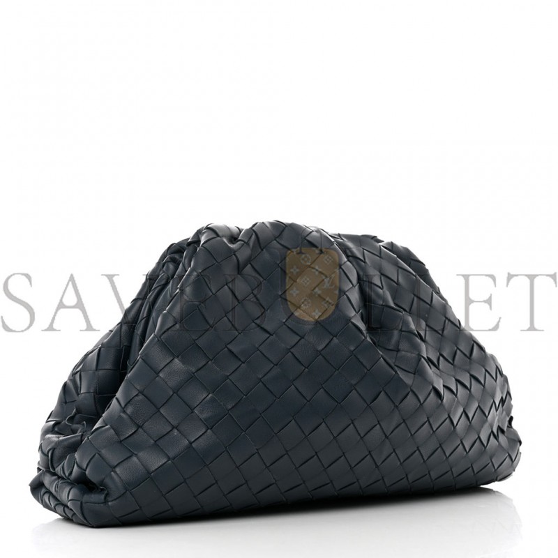 BOTTEGA VENETA NAPPA MAXI INTRECCIATO THE POUCH OVERSIZED CLUTCH DEEP BLUE 1313552 (37*22*8)