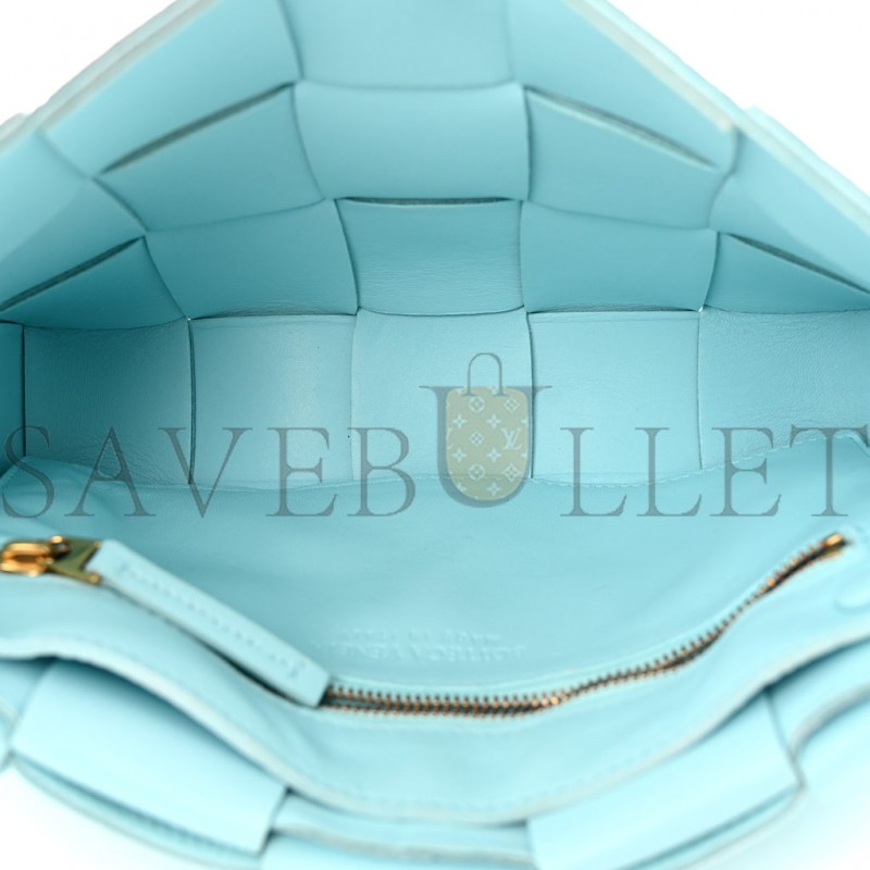 BOTTEGA VENETA GRAINED CALFSKIN MAXI INTRECCIATO CASSETTE CROSSBODY BAG PALE BLUE (23*15*5cm)