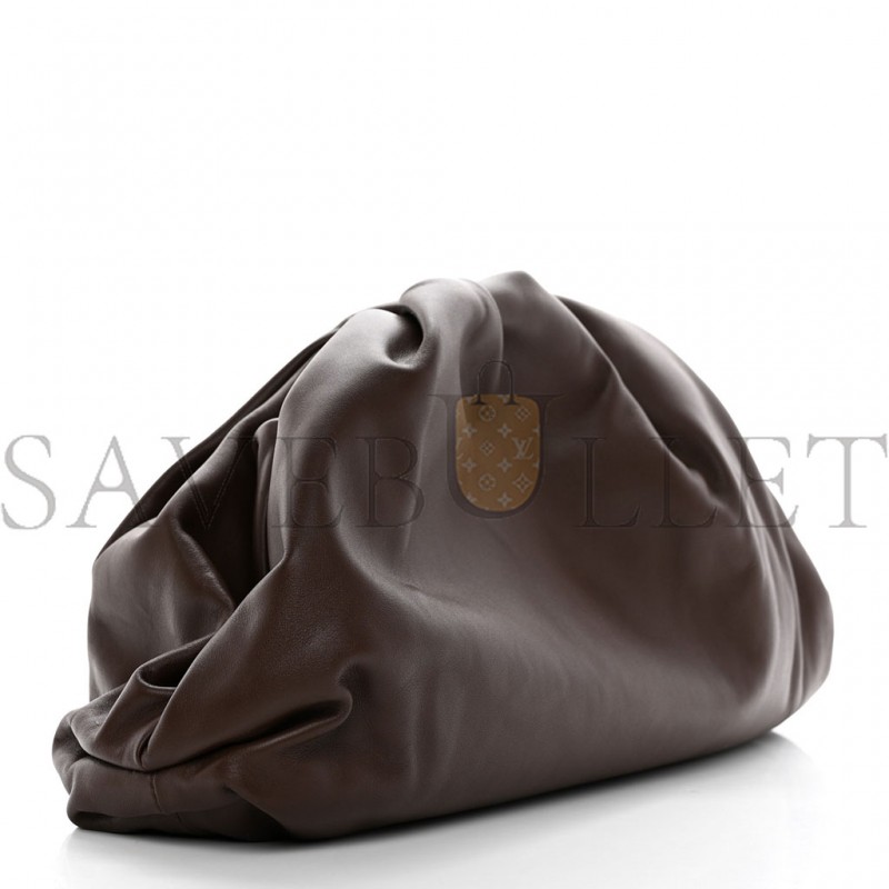 BOTTEGA VENETA SMOOTH BUTTER CALF THE POUCH OVERSIZED CLUTCH BROWNIE (39*19*9cm)