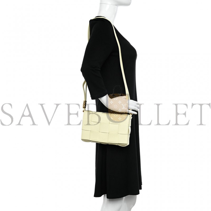 BOTTEGA VENETA GRAINED CALFSKIN MAXI INTRECCIATO CASSETTE CROSSBODY BAG ICE CREAM (23*14*5cm)