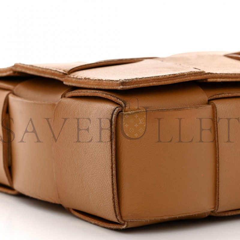 BOTTEGA VENETA NAPPA MAXI INTRECCIO CASSETTE BAG ALMOND  (23*15*6cm)