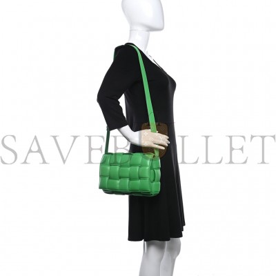 BOTTEGA VENETA NAPPA MAXI INTRECCIO PADDED CASSETTE CROSSBODY BAG PARAKEET (26*18*8cm) BOTTEGA VENETA NAPPA MAXI INTRECCIO PADDED CASSETTE CROSSBODY BAG PARAKEET (26*18*8cm)