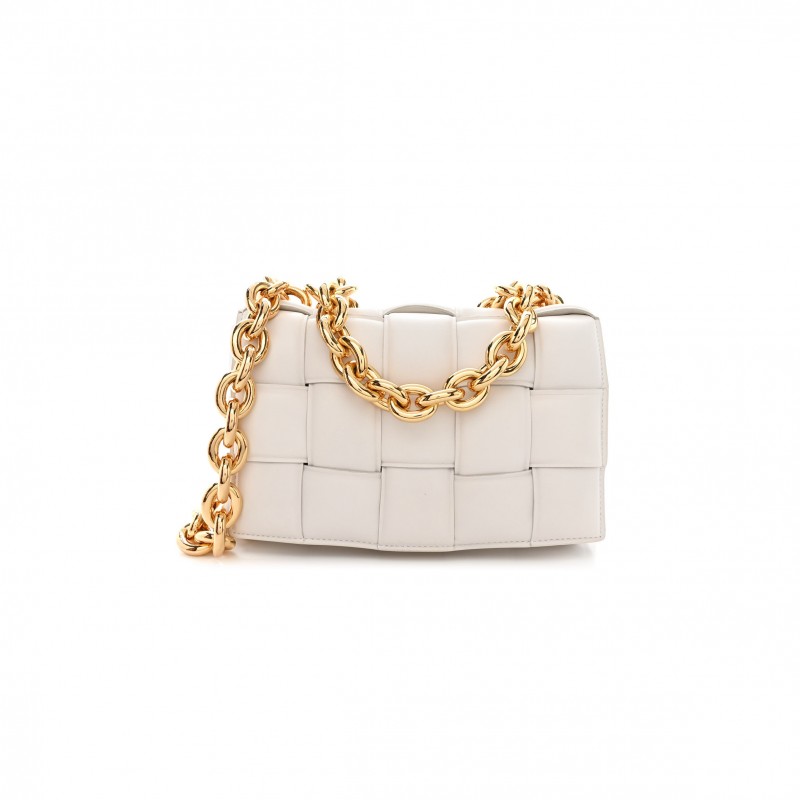 BOTTEGA VENETA LAMBSKIN MAXI INTRECCIO PADDED CHAIN CASSETTE CROSSBODY BAG WHITE  (27*17*8cm)