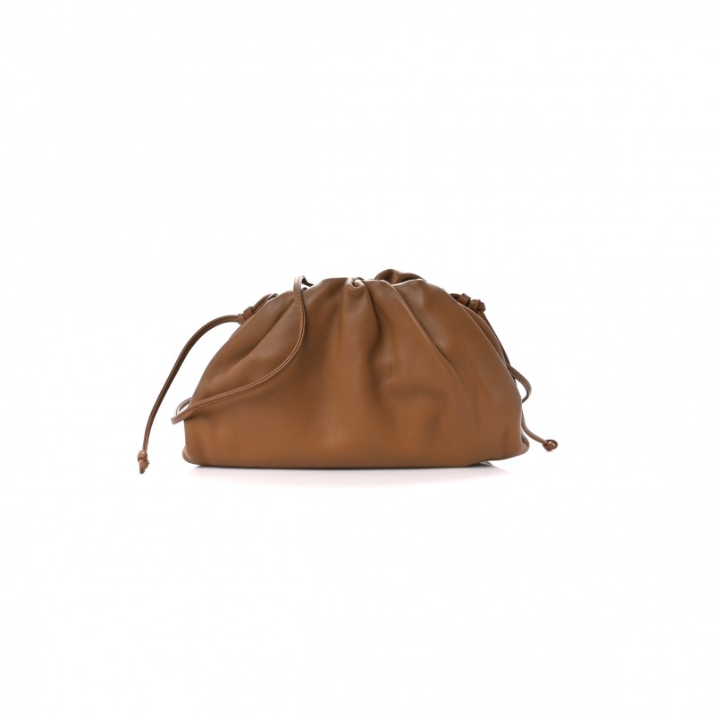 BOTTEGA VENETA BUTTER CALFSKIN THE MINI POUCH CAMEL  (20*13*6cm)