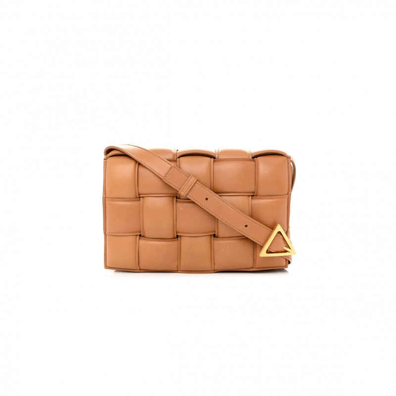 BOTTEGA VENETA NAPPA MAXI INTRECCIO PADDED CASSETTE CROSSBODY BAG CARAMEL (26*18*8cm)