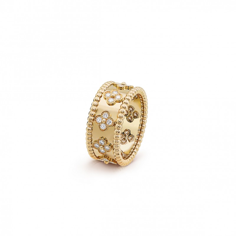 VAN CLEEF ARPELS PERLÉE CLOVERS RING, SMALL MODEL - YELLOW GOLD, DIAMOND  VCARO9NC00