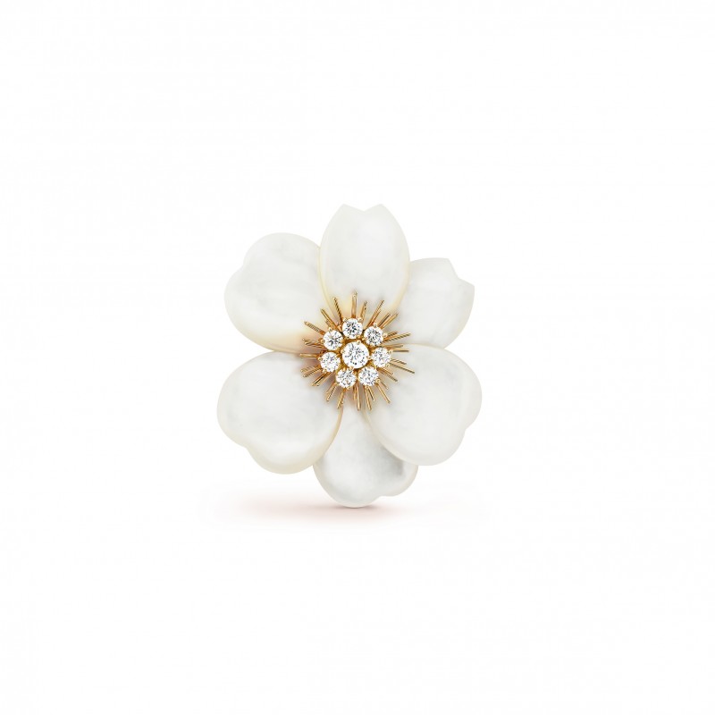 VAN CLEEF ARPELS ROSE DE NOËL CLIP, LARGE MODEL - YELLOW GOLD, DIAMOND, MOTHER-OF-PEARL  VCARA53800