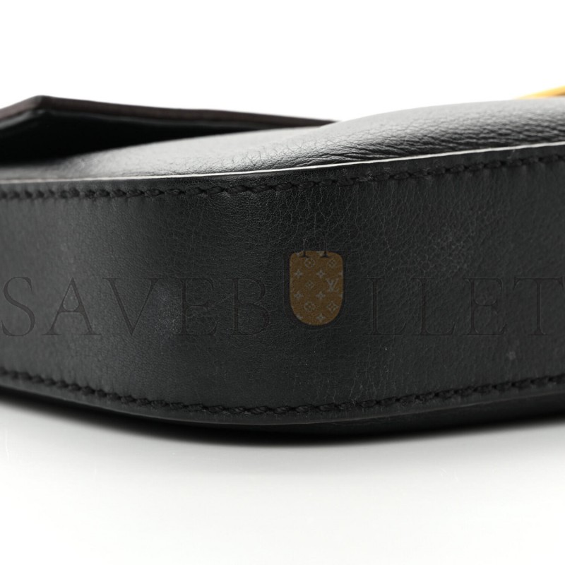 FENDI VITELLO FLAMINGO ENAMEL BAGUETTE BLACK (27*15*4cm) FENDI VITELLO FLAMINGO ENAMEL BAGUETTE BLACK (27*15*4cm)
