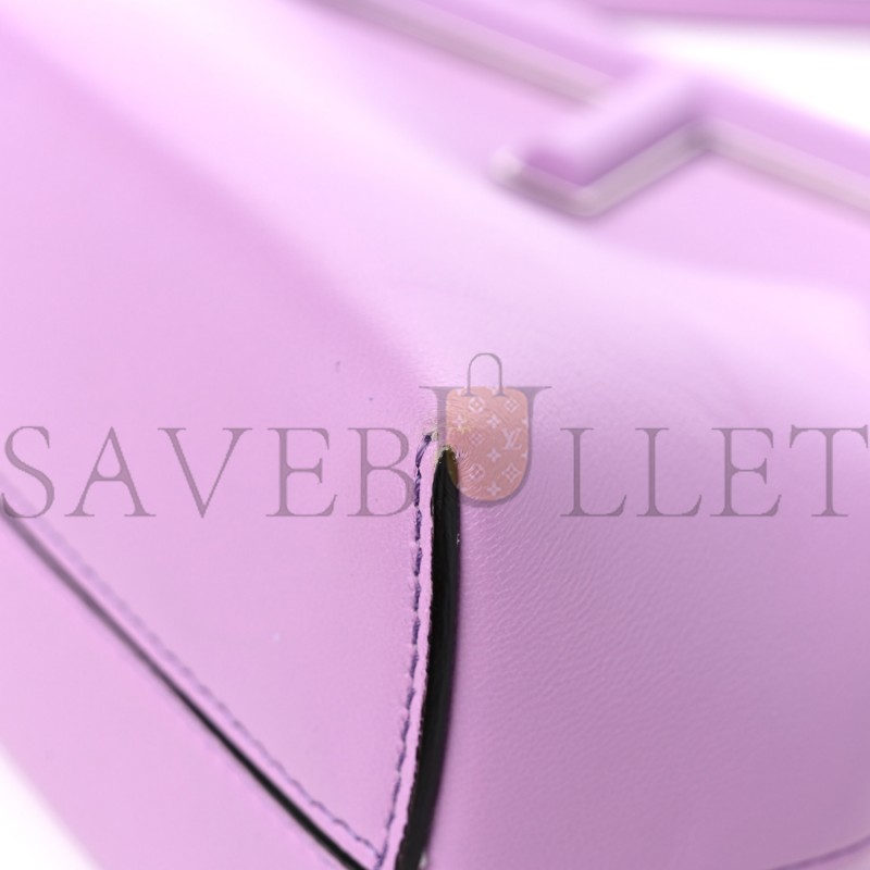 FENDI SHINY NAPPA SMALL FENDI FIRST VIOLETTA (26*18*9.5cm) FENDI SHINY NAPPA SMALL FENDI FIRST VIOLETTA (26*18*9.5cm)
