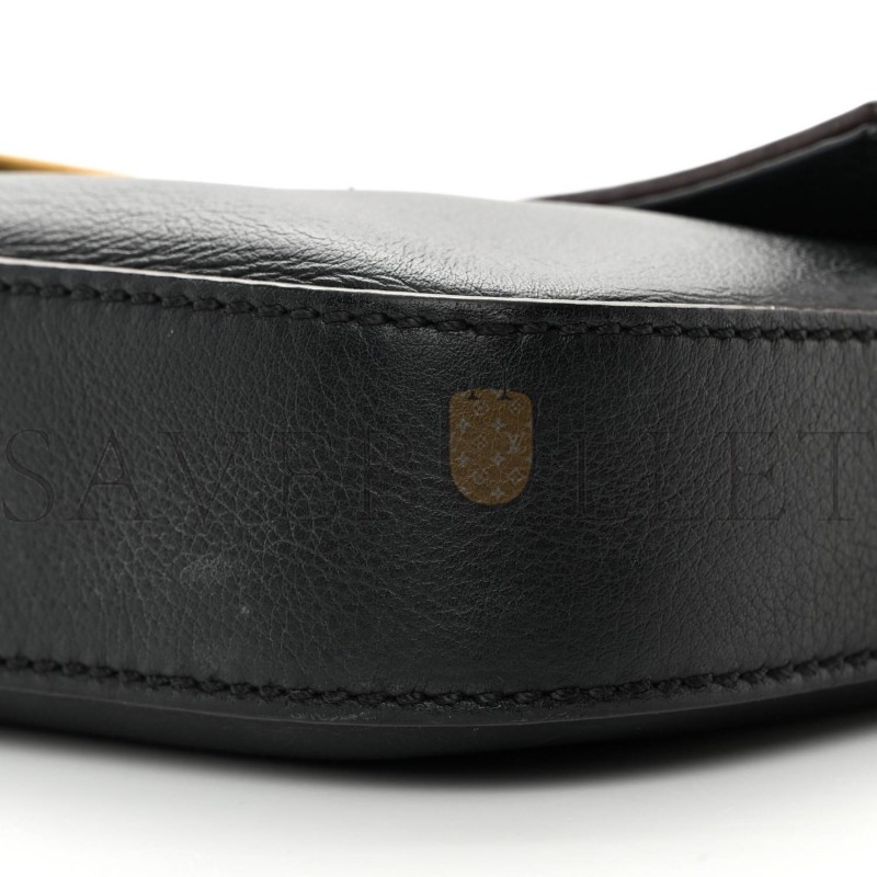 FENDI VITELLO FLAMINGO ENAMEL BAGUETTE BLACK (27*15*4cm) FENDI VITELLO FLAMINGO ENAMEL BAGUETTE BLACK (27*15*4cm)