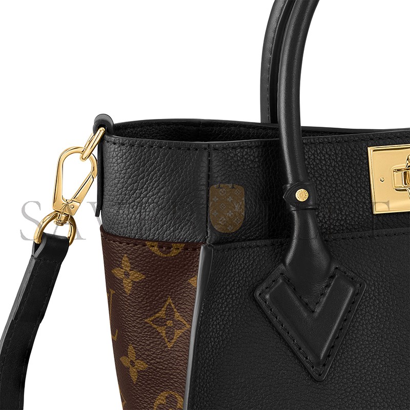 LOUIS VUITTON MASTER ON MY SIDE PM M57728 (25*20*12cm) LOUIS VUITTON MASTER ON MY SIDE PM M57728 (25*20*12cm)
