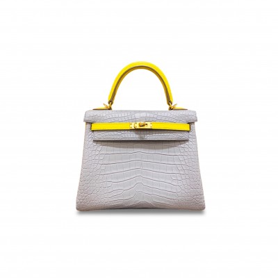 HERMÈS MASTER KELLY 25 CROCODILE PEARL GREY AND MARIGOLD YELLOW GOLD BUCKLE (25*17*7cm) HERMÈS MASTER KELLY 25 CROCODILE PEARL GREY AND MARIGOLD YELLOW GOLD BUCKLE (25*17*7cm)
