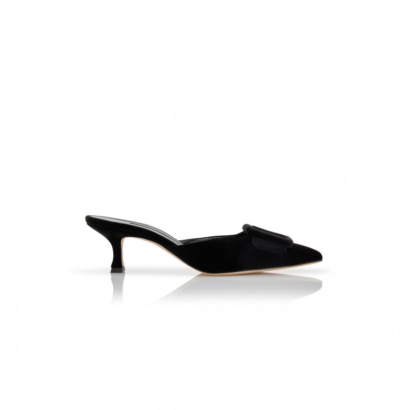 MANOLO BLAHNIK MAYSALE BLACK VELVET BUCKLE DETAIL MULES 220-0480-0015 MANOLO BLAHNIK MAYSALE BLACK VELVET BUCKLE DETAIL MULES 220-0480-0015