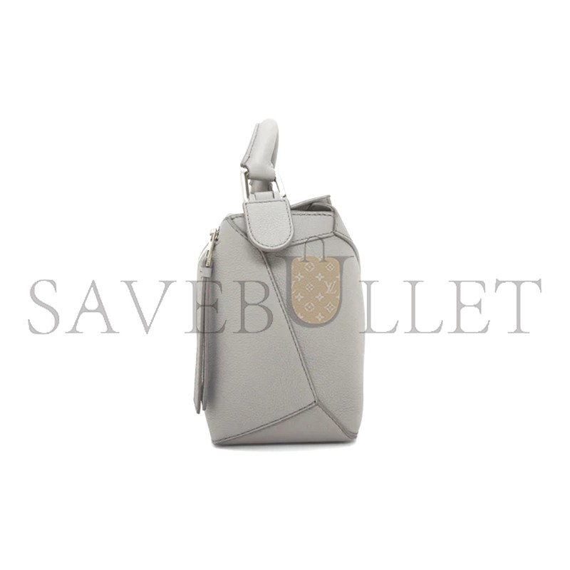 LOEWE SMALL PUZZLE BAG IN SOFT GRAINED CALFSKIN A510P60X30-1150 (24*16.5*10.5cm) LOEWE SMALL PUZZLE BAG IN SOFT GRAINED CALFSKIN A510P60X30-1150 (24*16.5*10.5cm)