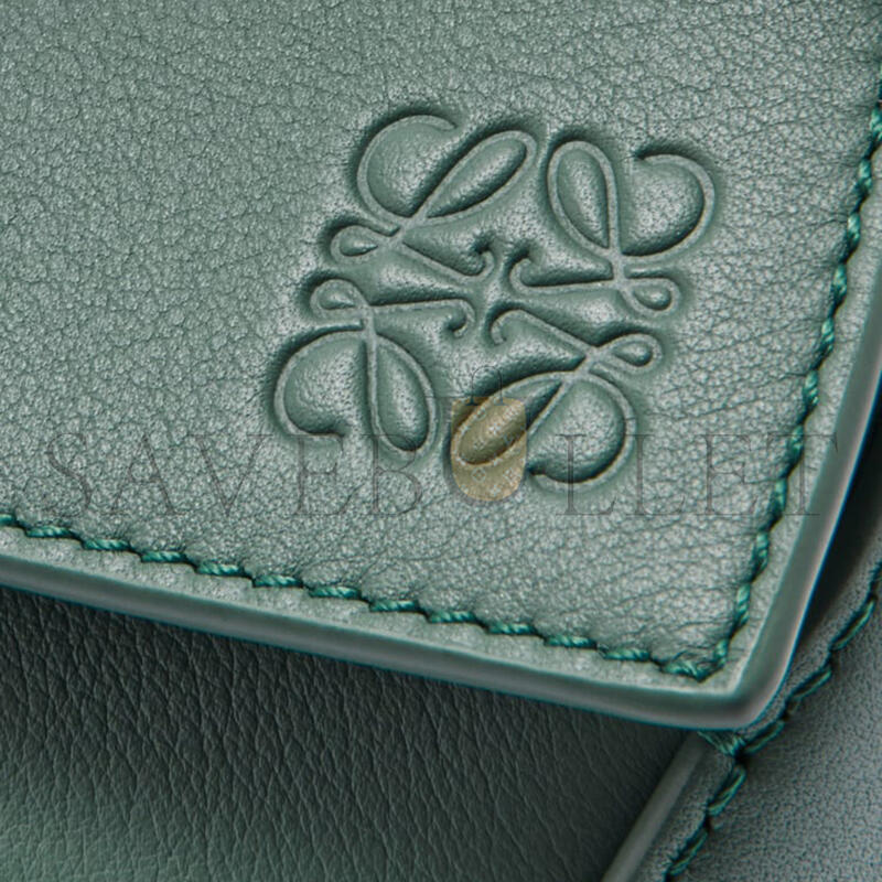 LOEWE SMALL PUZZLE EDGE BAG IN CLASSIC CALFSKIN A510P60X41-325 (24*16.5*10.5cm) LOEWE SMALL PUZZLE EDGE BAG IN CLASSIC CALFSKIN A510P60X41-325 (24*16.5*10.5cm)