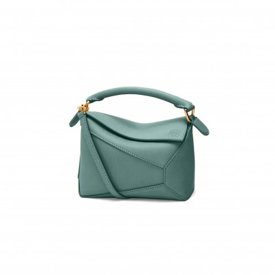 LOEWE MINI PUZZLE EDGE BAG IN CLASSIC CALFSKIN A510P88X26-568 (18*12.5*8cm) LOEWE MINI PUZZLE EDGE BAG IN CLASSIC CALFSKIN A510P88X26-568 (18*12.5*8cm)