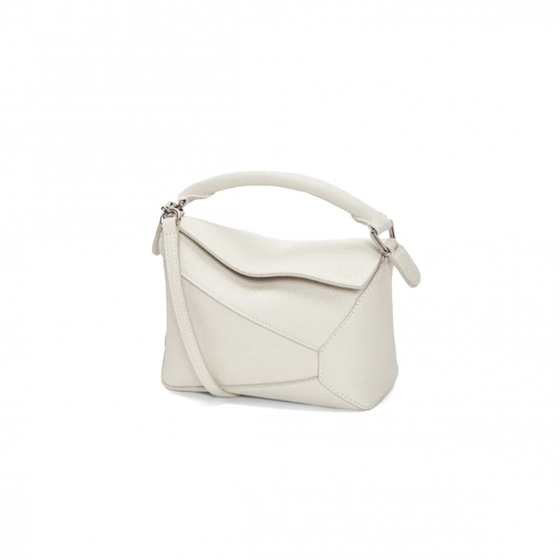 LOEWE MINI PUZZLE EDGE BAG IN SOFT GRAINED CALFSKIN A510P88X16-9567 (18*12.5*8cm) LOEWE MINI PUZZLE EDGE BAG IN SOFT GRAINED CALFSKIN A510P88X16-9567 (18*12.5*8cm)