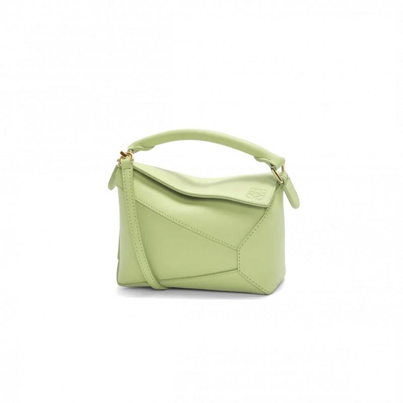 LOEWE MINI PUZZLE EDGE BAG IN CLASSIC CALFSKIN A510P88X26-3916 (18*12.5*8cm) LOEWE MINI PUZZLE EDGE BAG IN CLASSIC CALFSKIN A510P88X26-3916 (18*12.5*8cm)