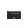 CHANEL CAVIAR MEDIUM QUILTED BOY FLAP BLACK A67086 Y83338 94305 (25*15*8cm)