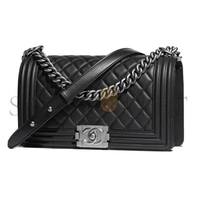 CHANEL CAVIAR MEDIUM CALFSKIN QUILTED BOY FLAP BLACK A67086 (25*15*9cm)