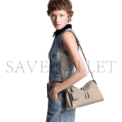 LOUIS VUITTON MASTER HAND IT ALL PM M24255 (29*18*13cm)