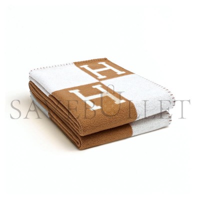HERMÈS AVALON THROW BLANKET H102668MV52 (170*135cm) HERMÈS AVALON THROW BLANKET H102668MV52 (170*135cm)