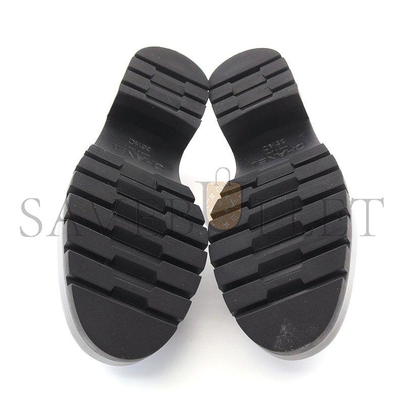 CHANEL CC LEATHER LOAFERS ‎G45156