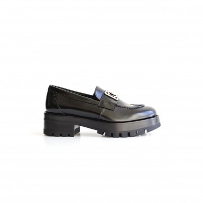 CHANEL CC LEATHER LOAFERS ‎G45156