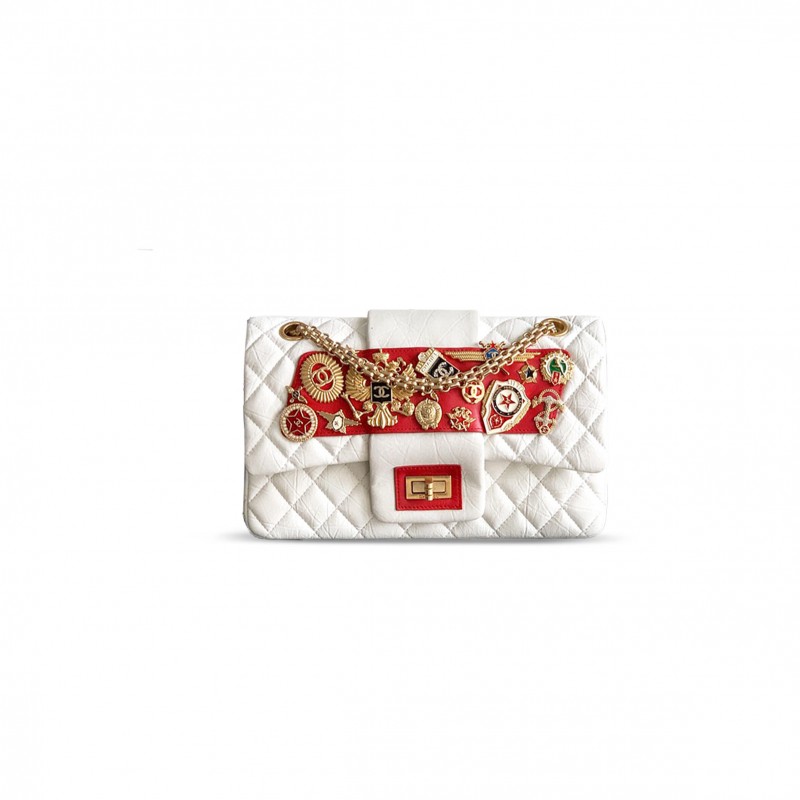 CHANEL WHITE QUILTED ROMANOV CHARMS 2.55 DOUBLE FLAP BAG 365472 (25.5*16*7.5cm)