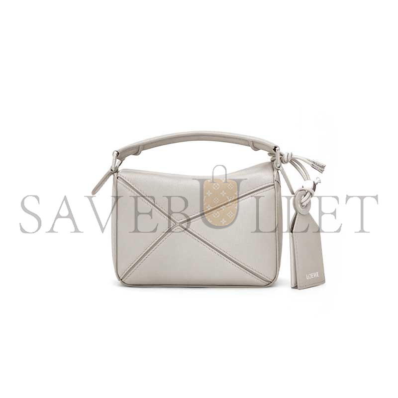LOEWE MINI FEATHERLIGHT PUZZLE BAG IN NAPPA LAMBSKIN A510PLIX04 (17.5*12.5*7.5) LOEWE MINI FEATHERLIGHT PUZZLE BAG IN NAPPA LAMBSKIN A510PLIX04 (17.5*12.5*7.5)