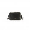 VALENTINO GARAVANI PEBBLED CALFSKIN ROCKSTUD CAMERA CROSSBODY BAG BLACK 168173 (18*13*8cm)
