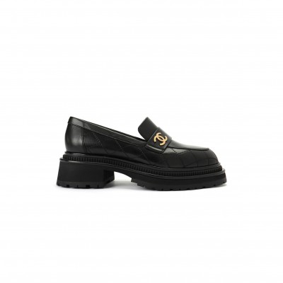 CHANEL WOMEN’S LOAFERS BLACK G45074