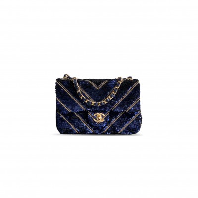CHANEL CLASSIC FLAP BAG IN CHEVRON CHAIN & SEQUIN WITH BLUE CALFSKIN LINING AND GOLD HARDWARE (21*14*8cm) CHANEL CLASSIC FLAP BAG IN CHEVRON CHAIN & SEQUIN WITH BLUE CALFSKIN LINING AND GOLD HARDWARE (21*14*8cm)