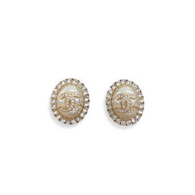 CHANEL CC CRYSTAL RESIN GOLD TONE CLIP ON EARRINGS CHANEL CC CRYSTAL RESIN GOLD TONE CLIP ON EARRINGS