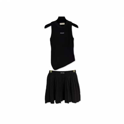 MIU MIU KNITTED SUIT MIU MIU KNITTED SUIT