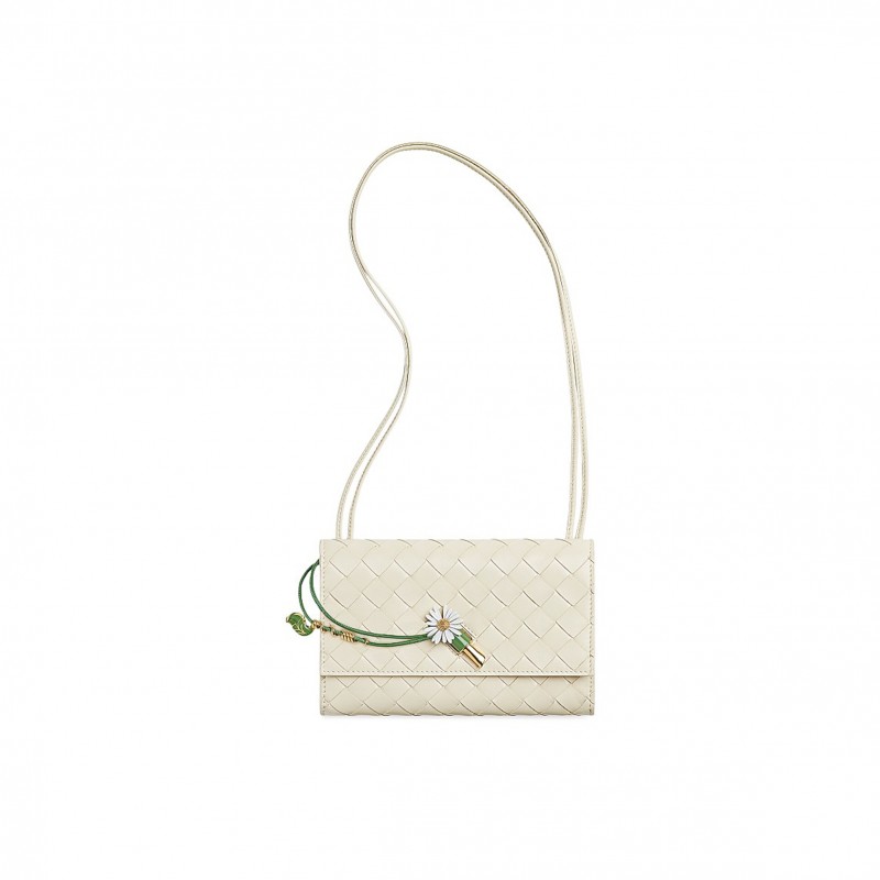 BOTTEGA VENETA LEATHER ANDIAMO DAISY CROSS-BODY BAG 838870 (19*12.6*2cm) 