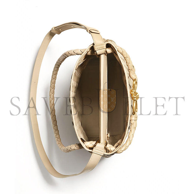 BOTTEGA VENETA ANDIAMO SMALL BUCKET 855759VCPP19616 (30*18.5*11cm) BOTTEGA VENETA ANDIAMO SMALL BUCKET 855759VCPP19616 (30*18.5*11cm)