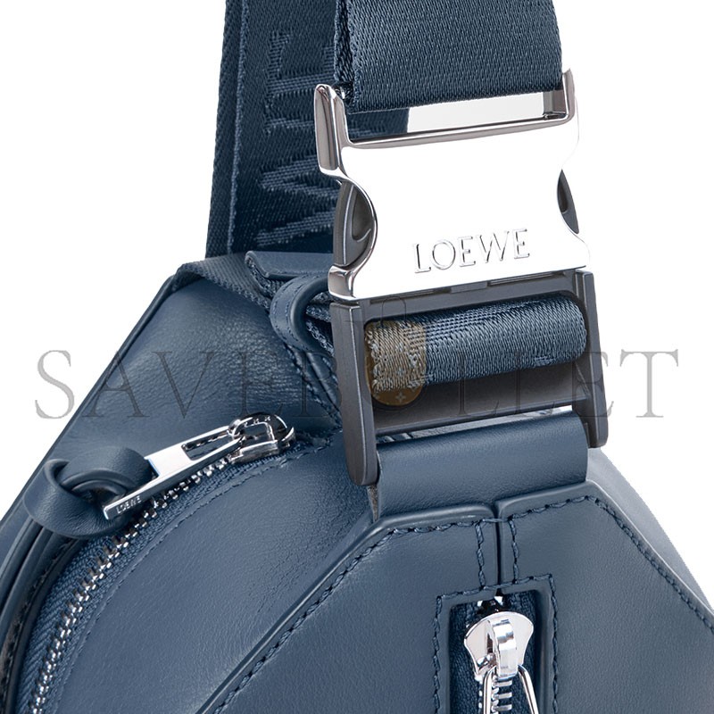 LOEWE CONVERTIBLE SLING B777NCNX03 (32.5*12.3*9cm) LOEWE CONVERTIBLE SLING B777NCNX03 (32.5*12.3*9cm)