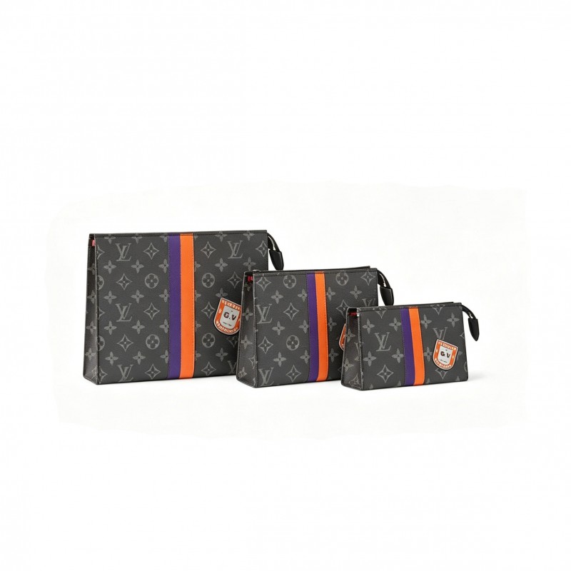 LOUIS VUITTON MASTER TRIO TOILET POUCH MON MONOGRAM P01957 (25*20*6cm) LOUIS VUITTON MASTER TRIO TOILET POUCH MON MONOGRAM P01957 (25*20*6cm)