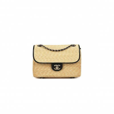 CHANEL SMALL FLAP BAG BEIGE BRAIDED RAFFIA AND BLACK LAMBSKIN LIGHT GOLD HARDWARE AS6017 (23*16*8cm)
