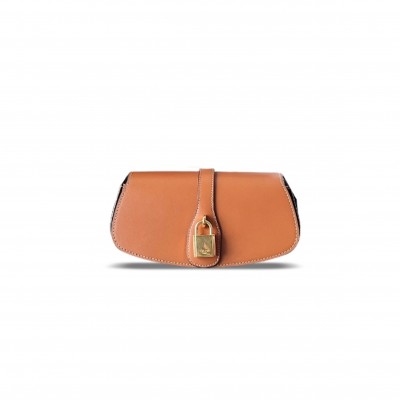 CELINE CLUTCH ON STRAP TABOU (18*8*5cm) CELINE CLUTCH ON STRAP TABOU (18*8*5cm)