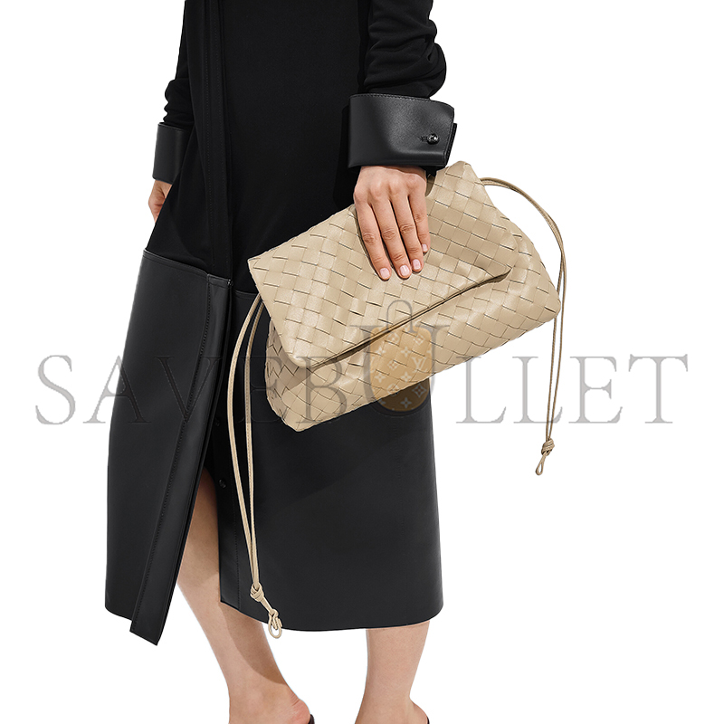 BOTTEGA VENETA GIORNO 857657V3IV09615 (33*19*8cm) BOTTEGA VENETA GIORNO 857657V3IV09615 (33*19*8cm)