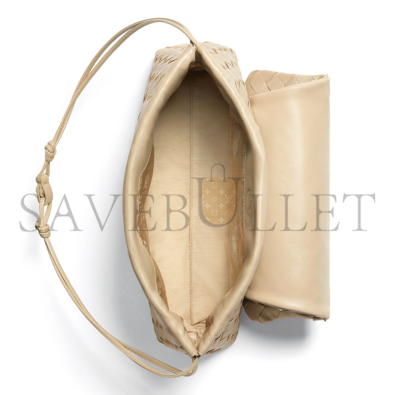 BOTTEGA VENETA GIORNO 857657V3IV09615 (33*19*8cm) BOTTEGA VENETA GIORNO 857657V3IV09615 (33*19*8cm)