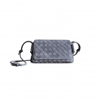 BOTTEGA VENETA NOTTURNO 843893 (21*11*9cm) BOTTEGA VENETA NOTTURNO 843893 (21*11*9cm)