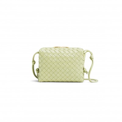 BOTTEGA VENETA SMALL LOOP CAMERA BAG 680255 (22*15*8cm) BOTTEGA VENETA SMALL LOOP CAMERA BAG 680255 (22*15*8cm)