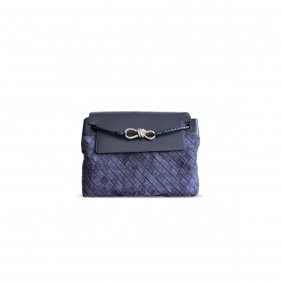 BOTTEGA VENETA SMALL ANDIAMO MESSENGER 815781 (29*20*13cm)