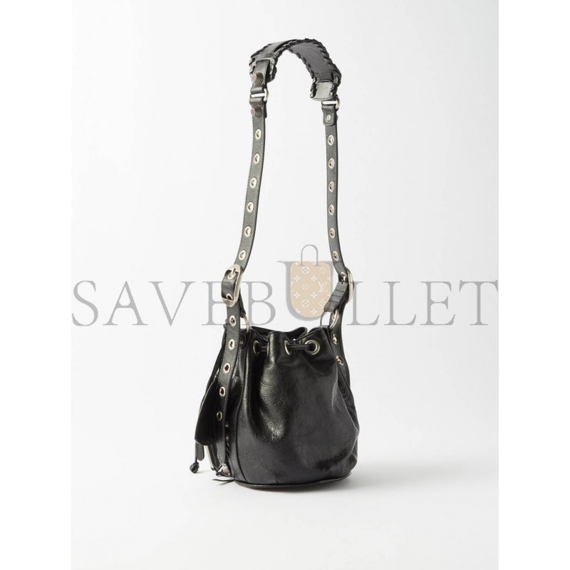 BALENCIAGA BLACK LE CAGOLE XS CRINKLED-LEATHER BUCKET BAG MATCHESFASHION US (22*20*15cm)