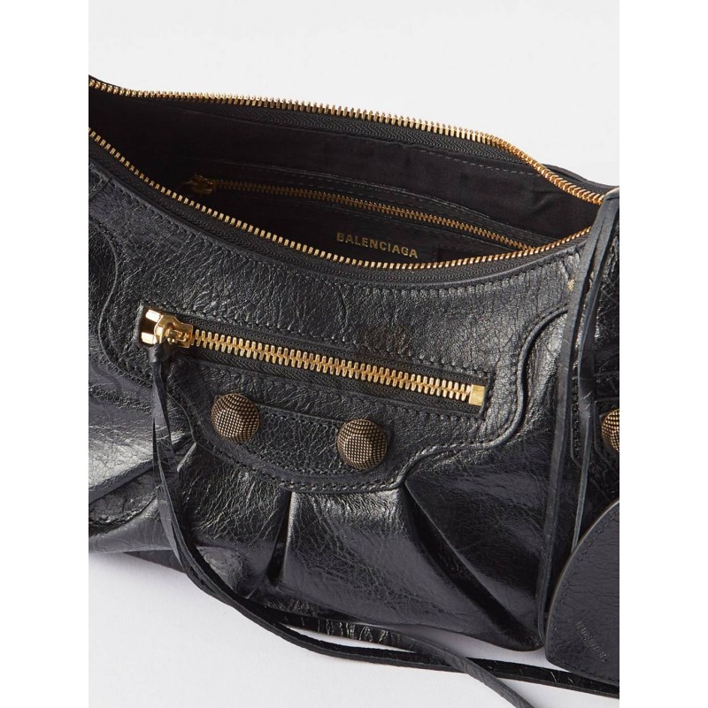 BALENCIAGA BLACK LE CAGOLE S CRACKLED-LEATHER SHOULDER BAG MATCHESFASHION US (34.2*19*8.3cm)