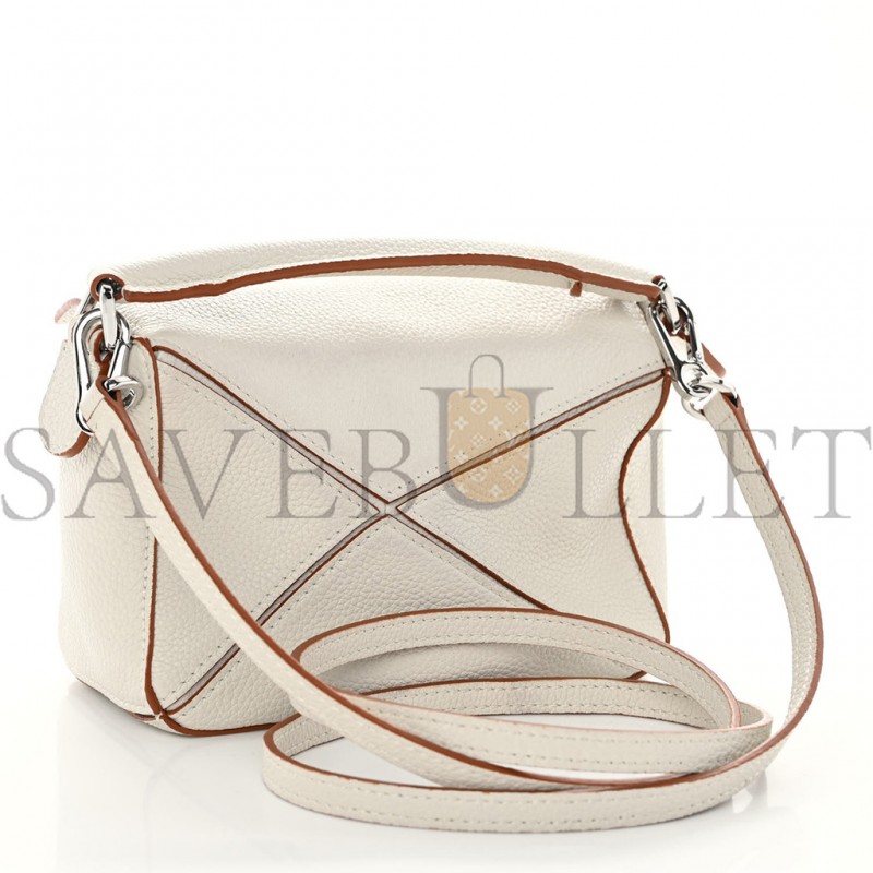 LOEWE CALFSKIN MINI PUZZLE BAG SOFT WHITE (18*12.5*8cm) LOEWE CALFSKIN MINI PUZZLE BAG SOFT WHITE (18*12.5*8cm)