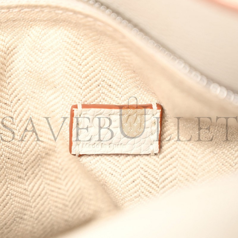 LOEWE CALFSKIN MINI PUZZLE BAG SOFT WHITE (18*12.5*8cm) LOEWE CALFSKIN MINI PUZZLE BAG SOFT WHITE (18*12.5*8cm)